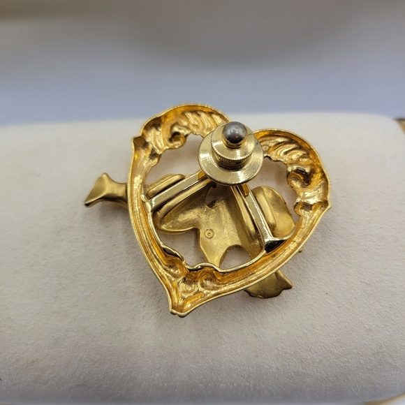 Doves Heart Pin • Goldtone • Retro • New Condition - Picture 3 of 4
